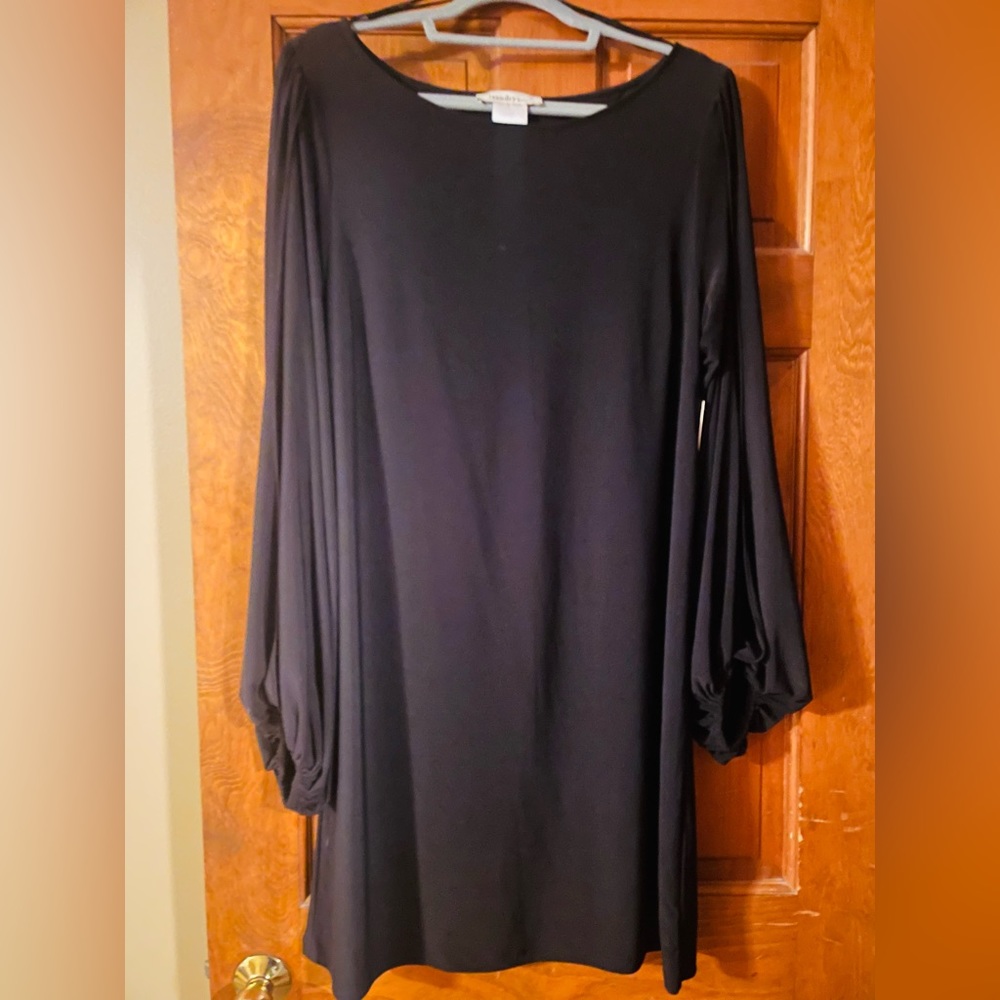 New Laundry by Design Black Cocktail Dress slits in the arms,shoulder to wrist